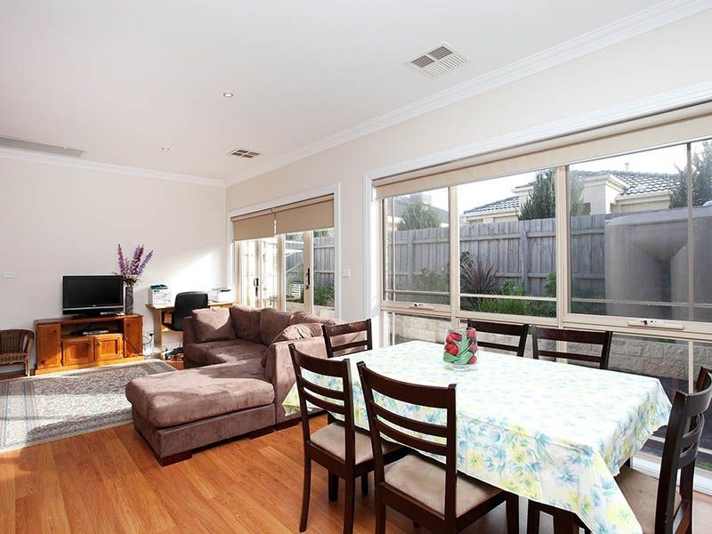 2/18 Broadmeadows Road, Tullamarine VIC 3043