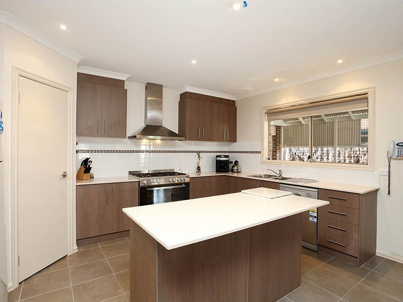 17 Castlehill Avenue, Greenvale VIC 3059