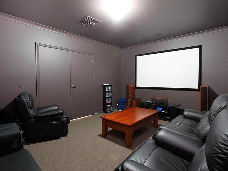 17 Castlehill Avenue, Greenvale VIC 3059