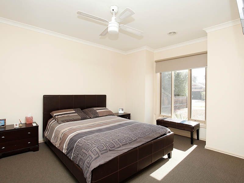 17 Castlehill Avenue, Greenvale VIC 3059