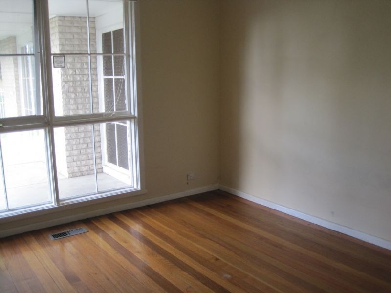 5 Fleetwood Court, Gladstone Park VIC 3043