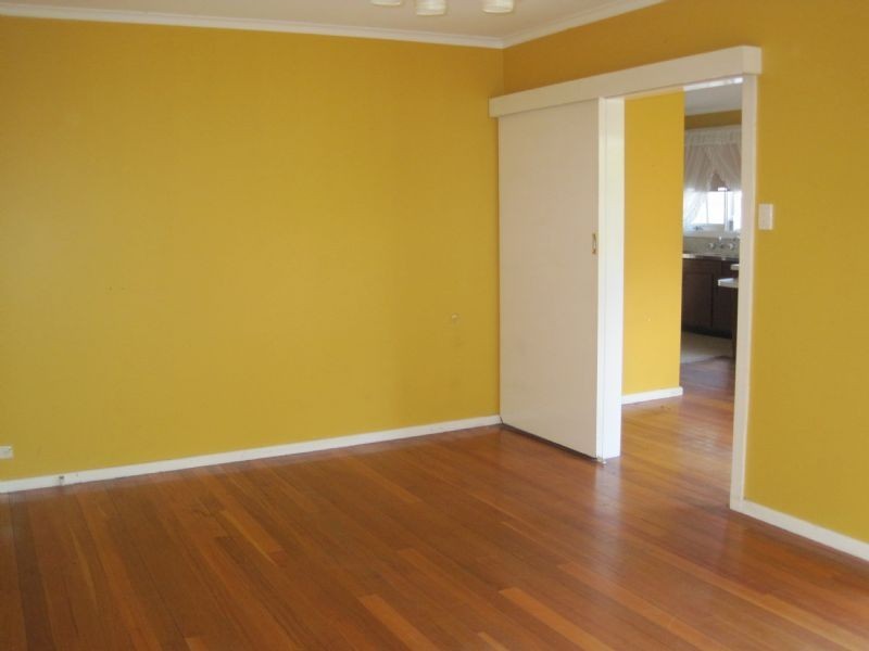 5 Fleetwood Court, Gladstone Park VIC 3043