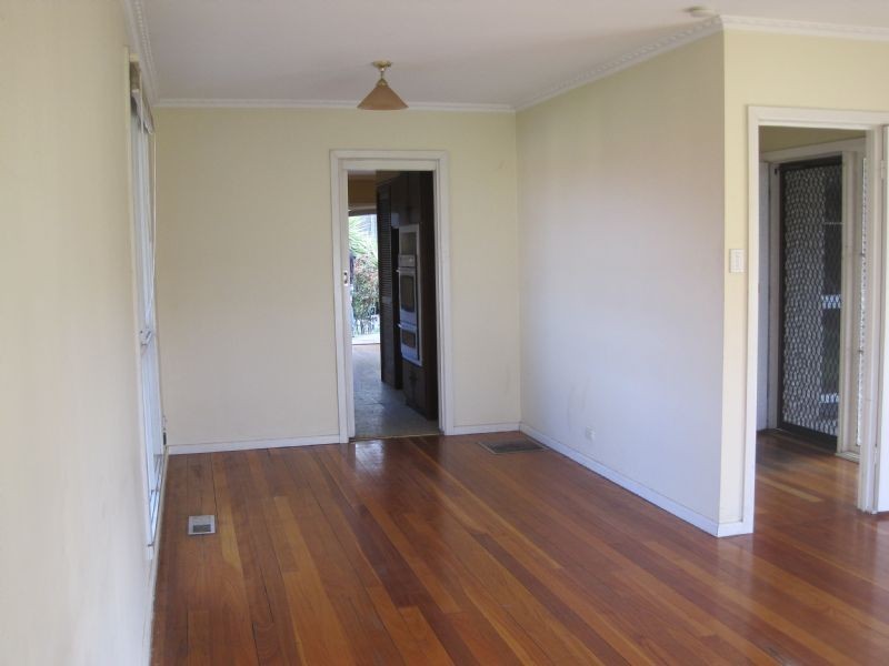 5 Fleetwood Court, Gladstone Park VIC 3043