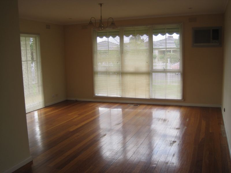 5 Fleetwood Court, Gladstone Park VIC 3043