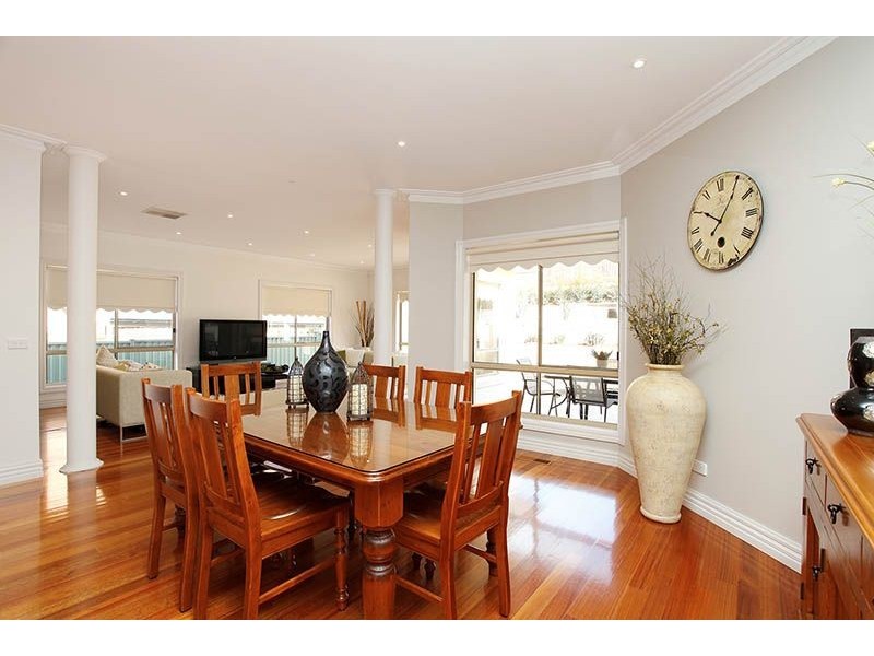 17 McIvor Way, Attwood VIC 3049
