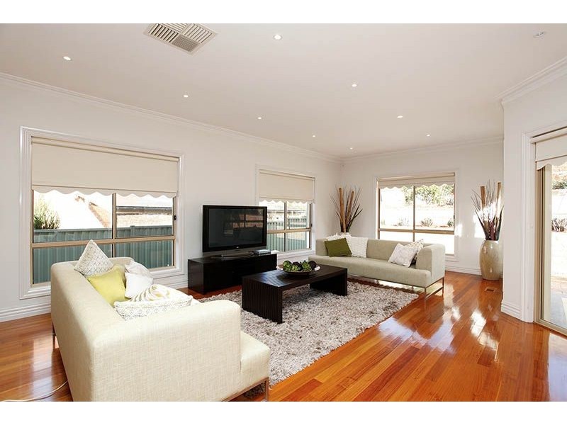 17 McIvor Way, Attwood VIC 3049