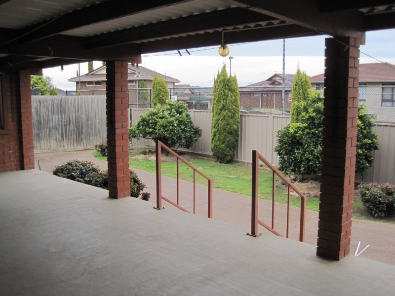322 Carrick Drive, Gladstone Park VIC 3043