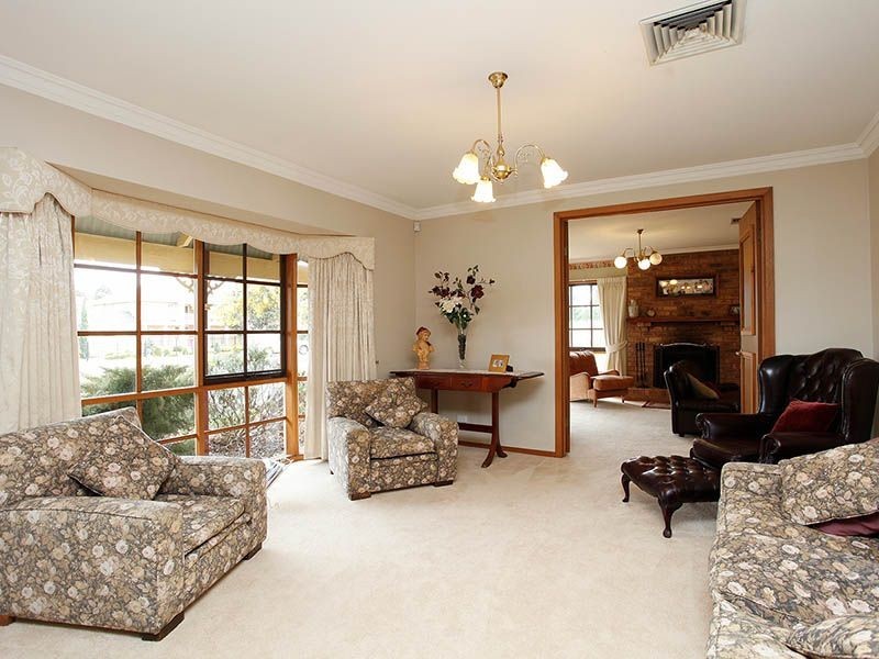 5 Dundee Court, Greenvale VIC 3059