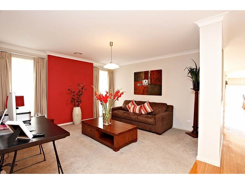 8 Collyer Court, Attwood VIC 3049