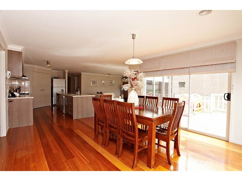 8 Collyer Court, Attwood VIC 3049