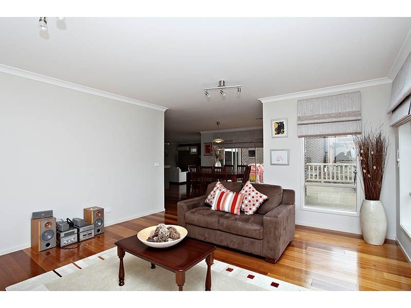 8 Collyer Court, Attwood VIC 3049