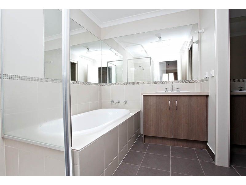 8 Collyer Court, Attwood VIC 3049