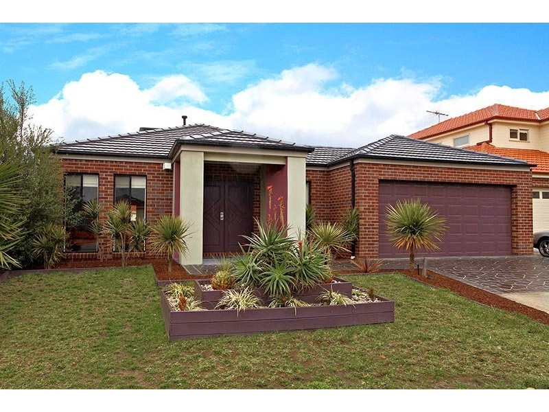 8 Lauder Court, Gowanbrae VIC 3043