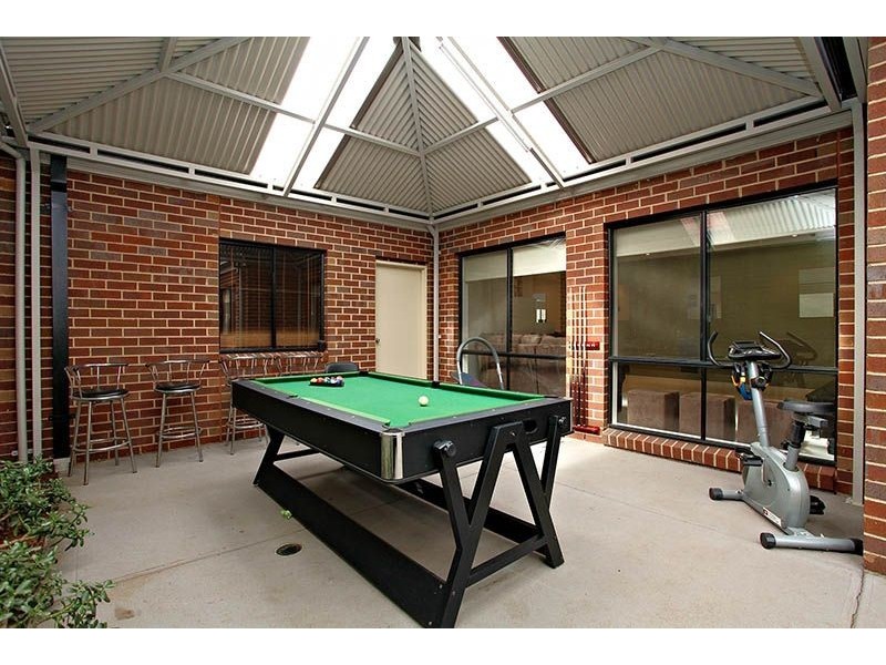 8 Lauder Court, Gowanbrae VIC 3043