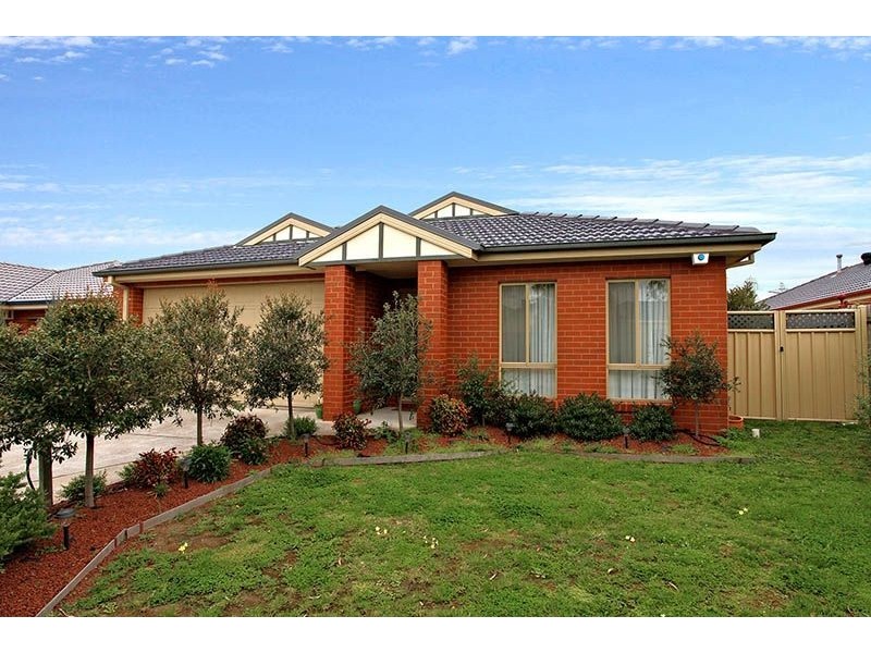 62 Rutherglen Crescent, Gowanbrae VIC 3043