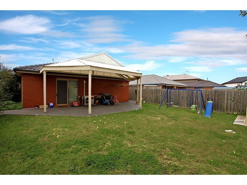 62 Rutherglen Crescent, Gowanbrae VIC 3043