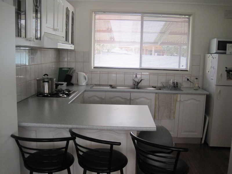 11 Cosdown Close, Gladstone Park VIC 3043