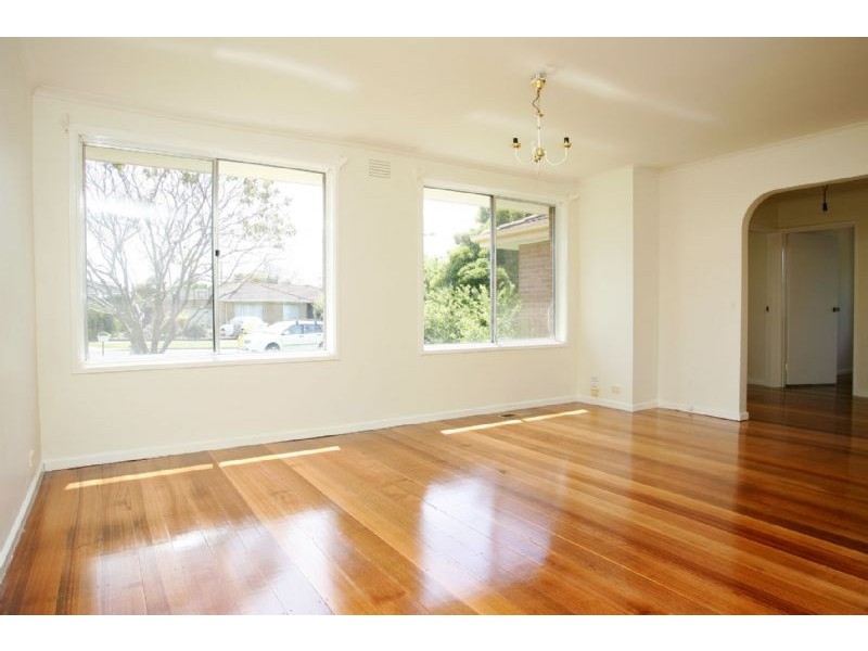 11 Cosdown Close, Gladstone Park VIC 3043