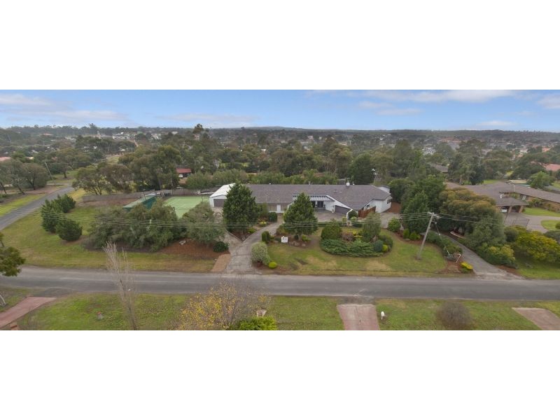 8 Airdrie Mews, Greenvale VIC 3059