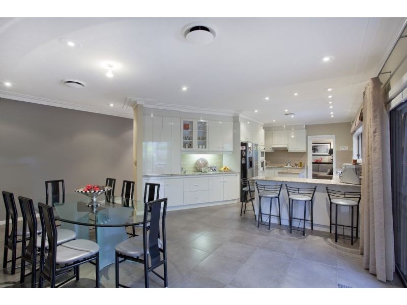 8 Airdrie Mews, Greenvale VIC 3059