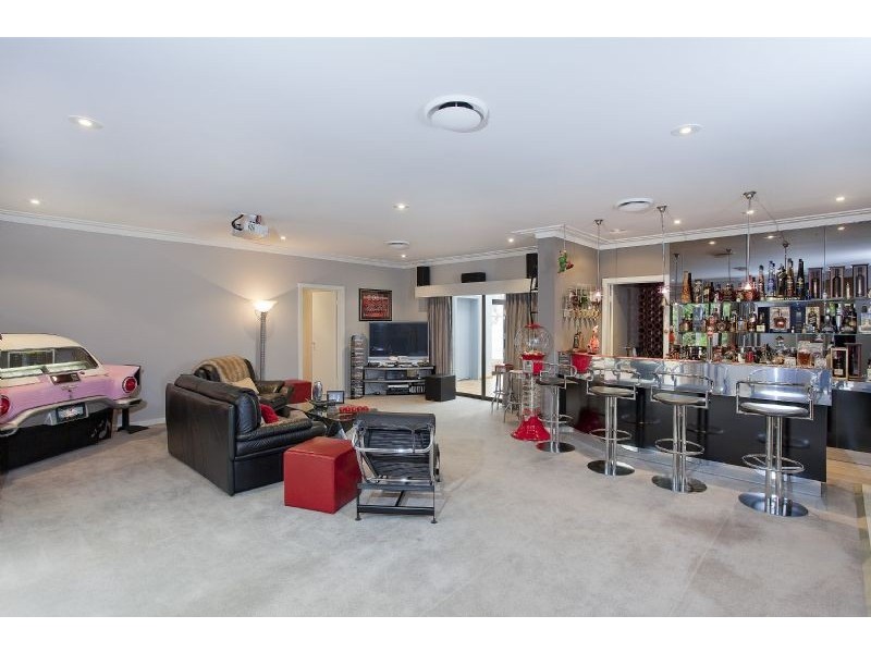 8 Airdrie Mews, Greenvale VIC 3059