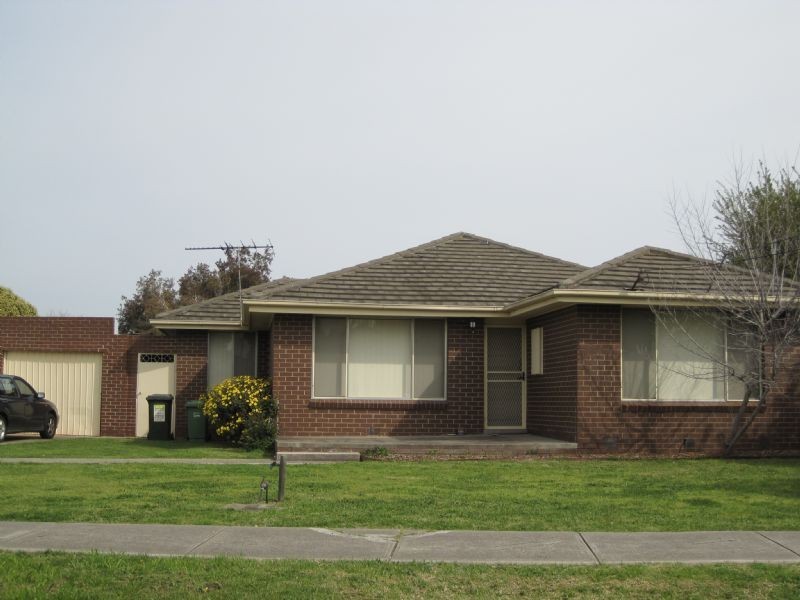 44 Elmhurst Road, Gladstone Park VIC 3043