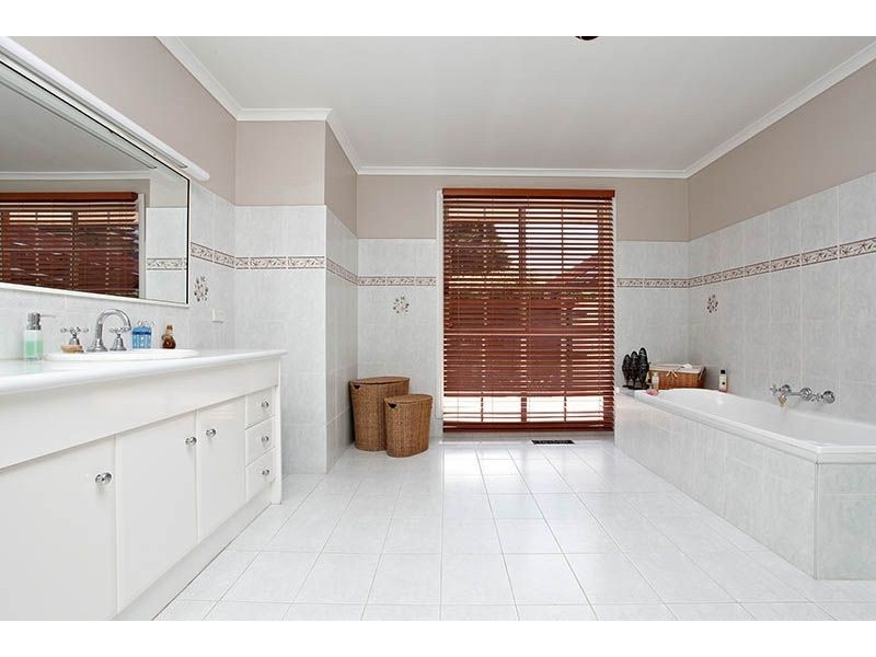 1 Wickham Court, Greenvale VIC 3059