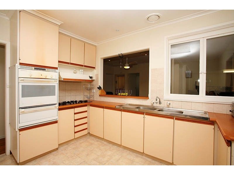 20 Burnleigh Drive, Gladstone Park VIC 3043