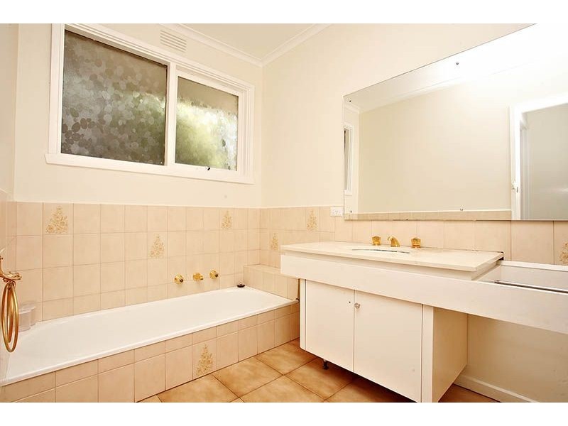 20 Burnleigh Drive, Gladstone Park VIC 3043