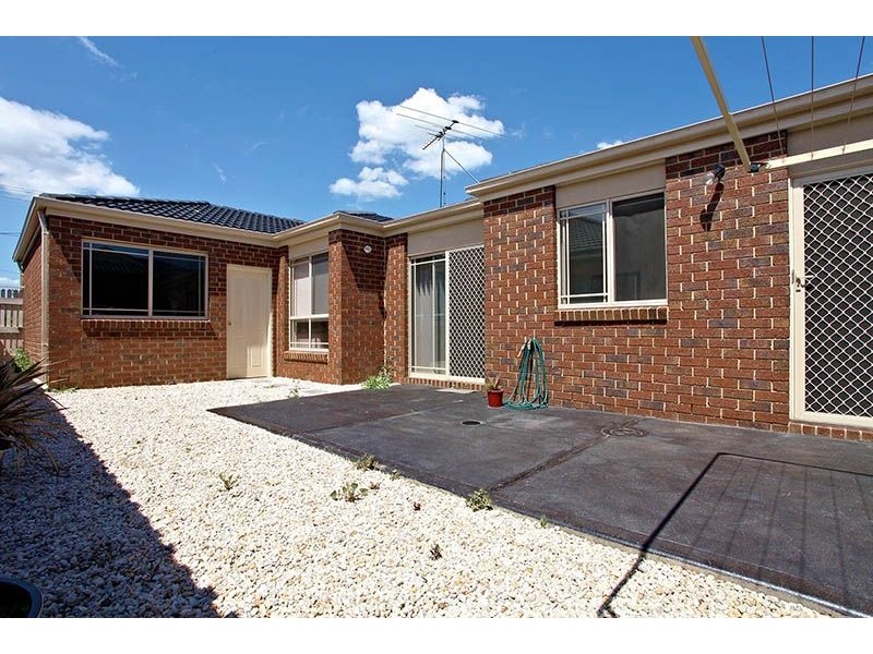 1/37 Eumarella Street, Tullamarine VIC 3043