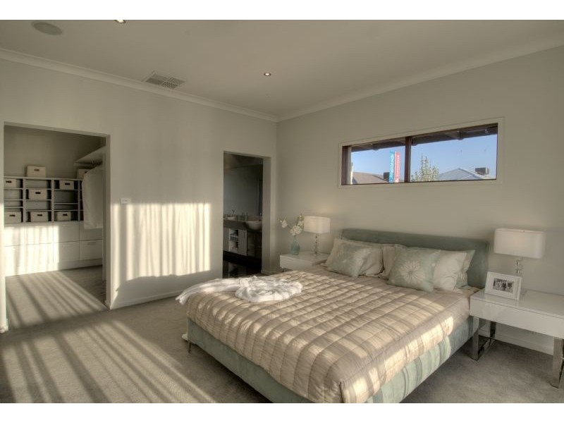 27 Hedges Street, Craigieburn VIC 3064