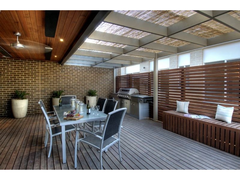 27 Hedges Street, Craigieburn VIC 3064