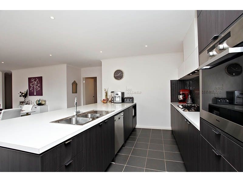 75 Marigold Crescent, Gowanbrae VIC 3043