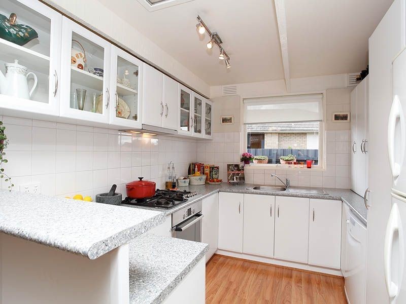 105 South Circular Rd, Gladstone Park VIC 3043