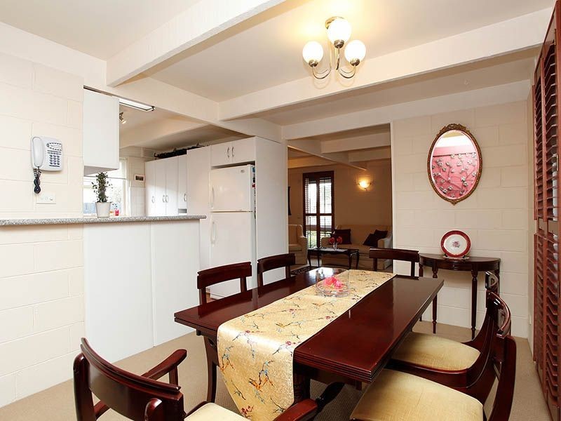 105 South Circular Rd, Gladstone Park VIC 3043