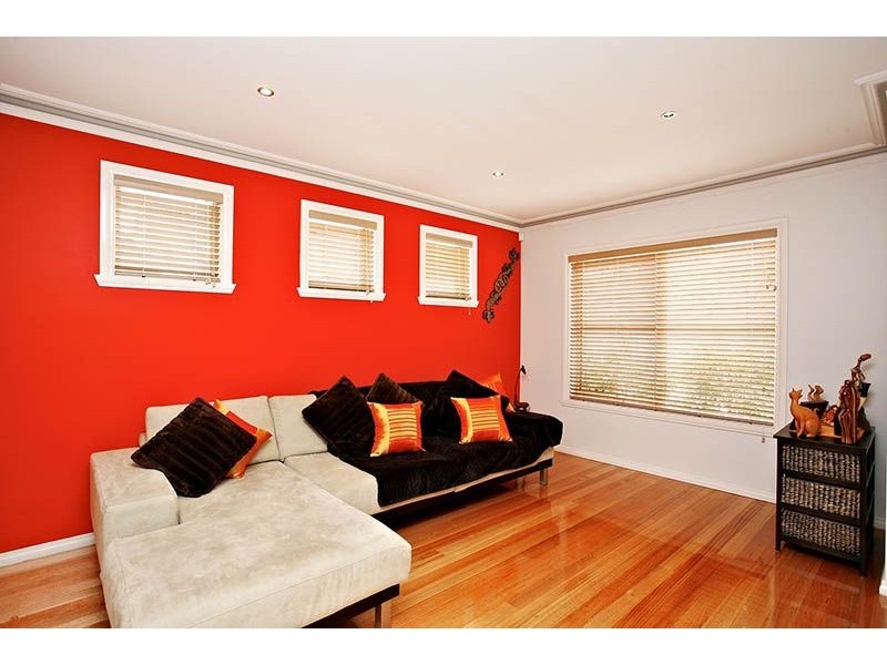2/2 Banksia Grove, Tullamarine VIC 3043