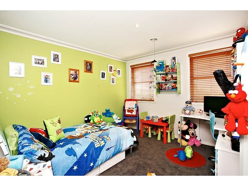 2/2 Banksia Grove, Tullamarine VIC 3043