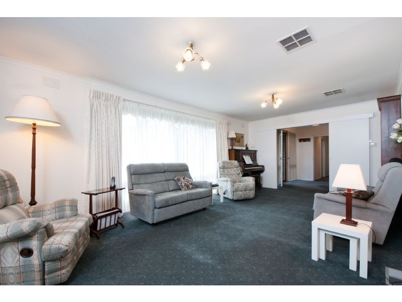 8-10 Farley Court, Gladstone Park VIC 3043