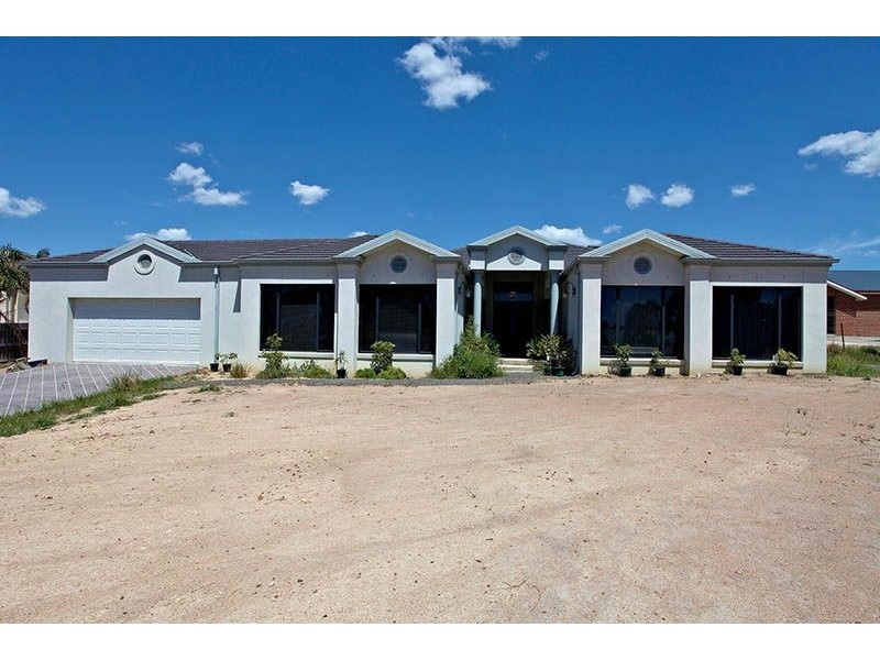 4 Sainsbury Court, Greenvale VIC 3059