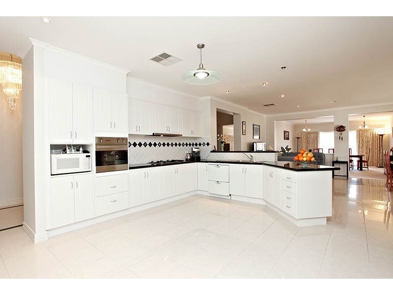 4 Sainsbury Court, Greenvale VIC 3059