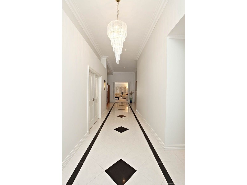 4 Sainsbury Court, Greenvale VIC 3059