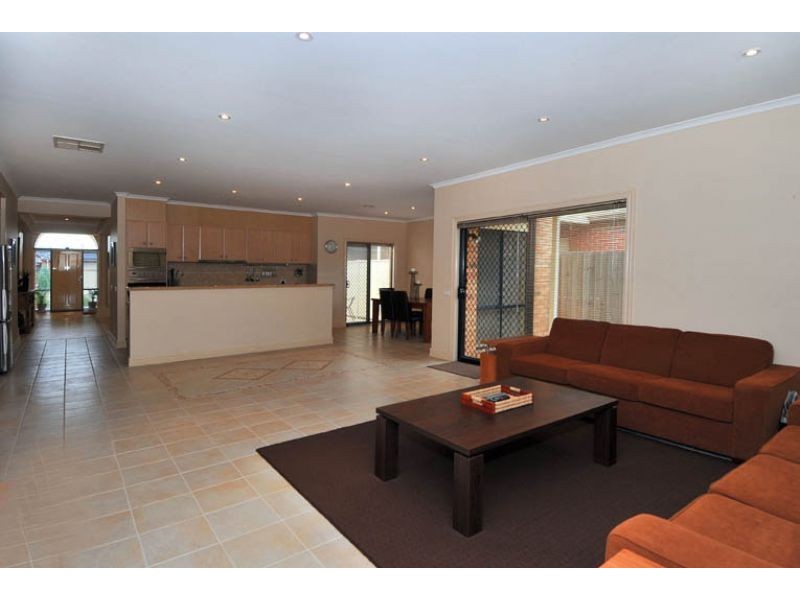 81 Rutherglen Crescent, Gowanbrae VIC 3043