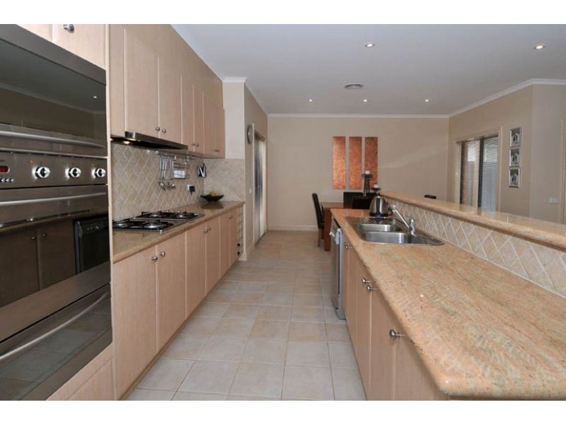 81 Rutherglen Crescent, Gowanbrae VIC 3043