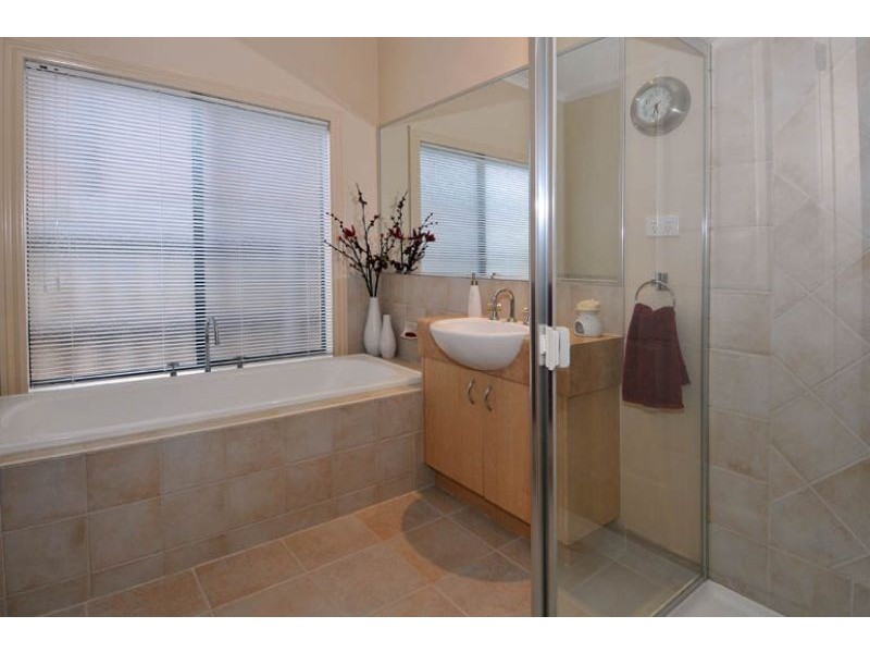 81 Rutherglen Crescent, Gowanbrae VIC 3043
