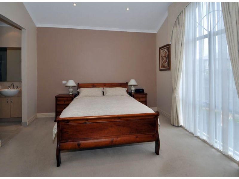 81 Rutherglen Crescent, Gowanbrae VIC 3043