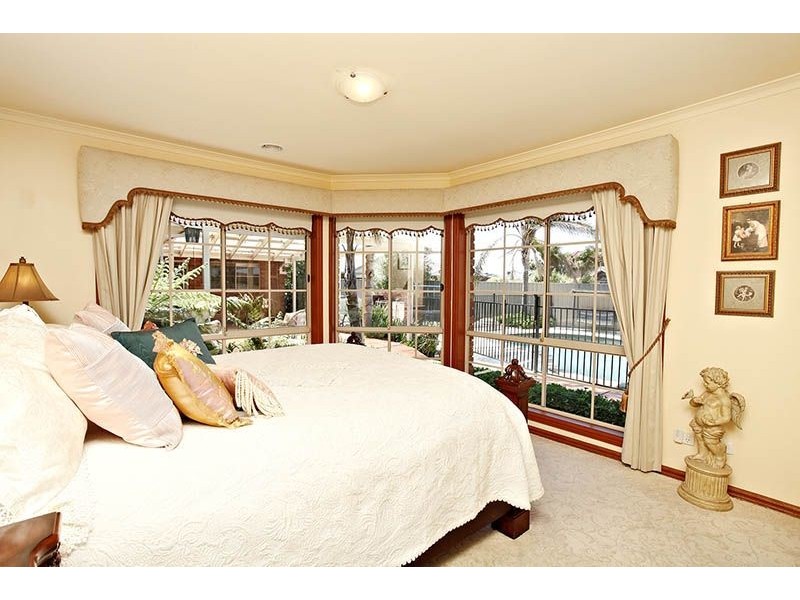 16 Glasson Court, Greenvale VIC 3059