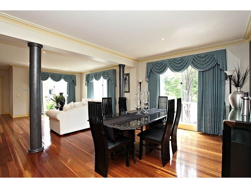 16 Alanbrae Terrace, Attwood VIC 3049