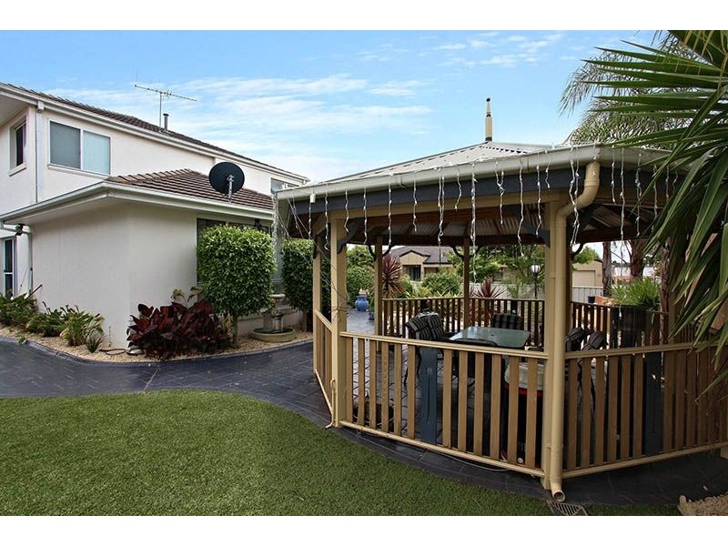 16 Alanbrae Terrace, Attwood VIC 3049