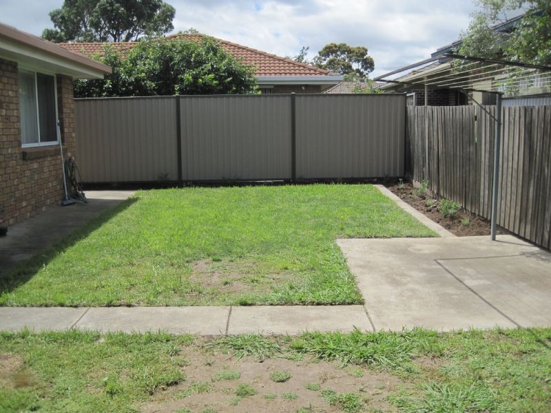 1/130 Deakin Street, Essendon VIC 3040