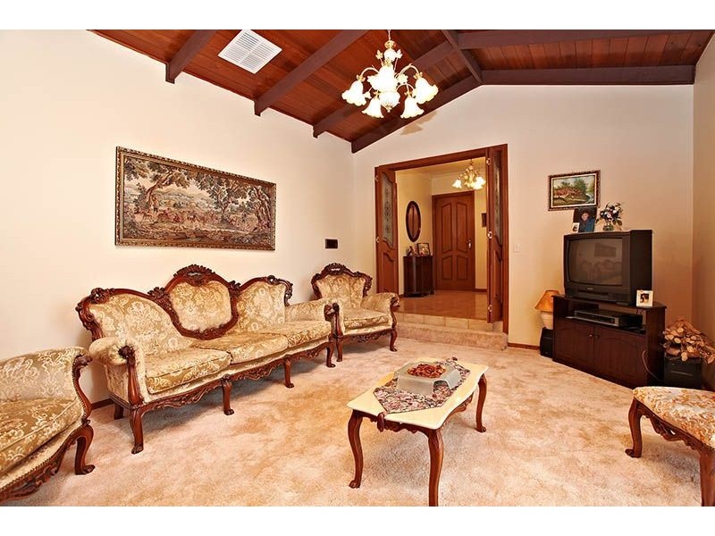 11 Motherwell Avenue, Greenvale VIC 3059